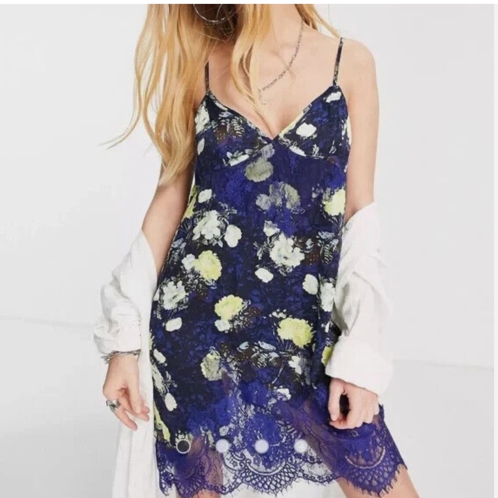 Free People Sunfade Lace and Satin Slip dress in Navy Size M  -NWT